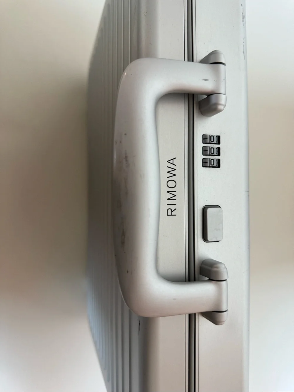 rimowa briefcase